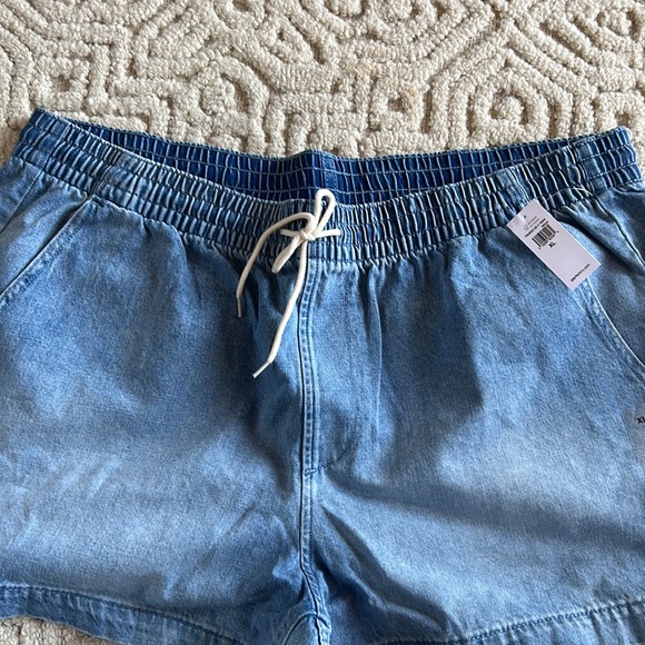NWT Gap denim shorts - Picture 2 of 10